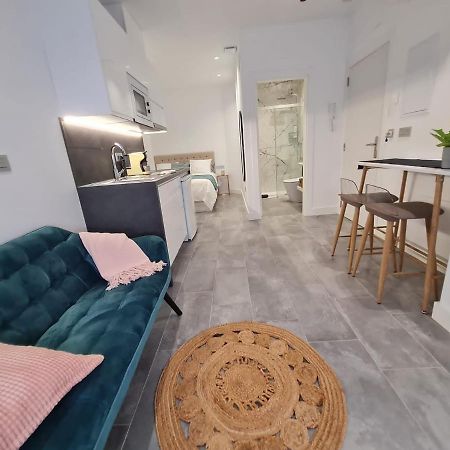 Loftinmalaga Aparthotel Bagian luar foto