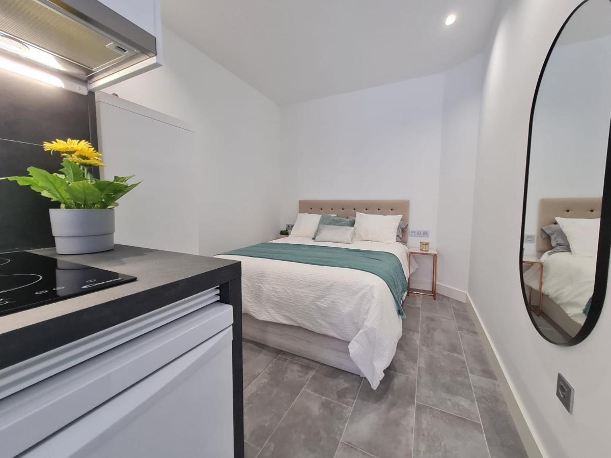 Loftinmalaga Aparthotel Bagian luar foto