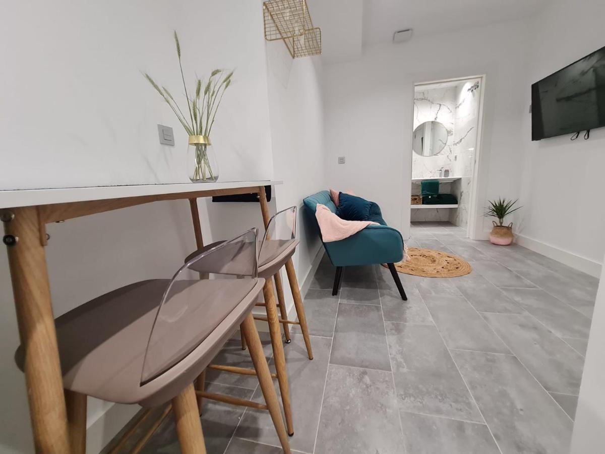 Loftinmalaga Aparthotel Bagian luar foto