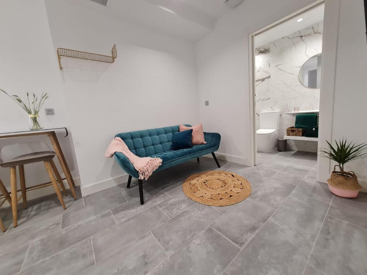 Loftinmalaga Aparthotel Bagian luar foto