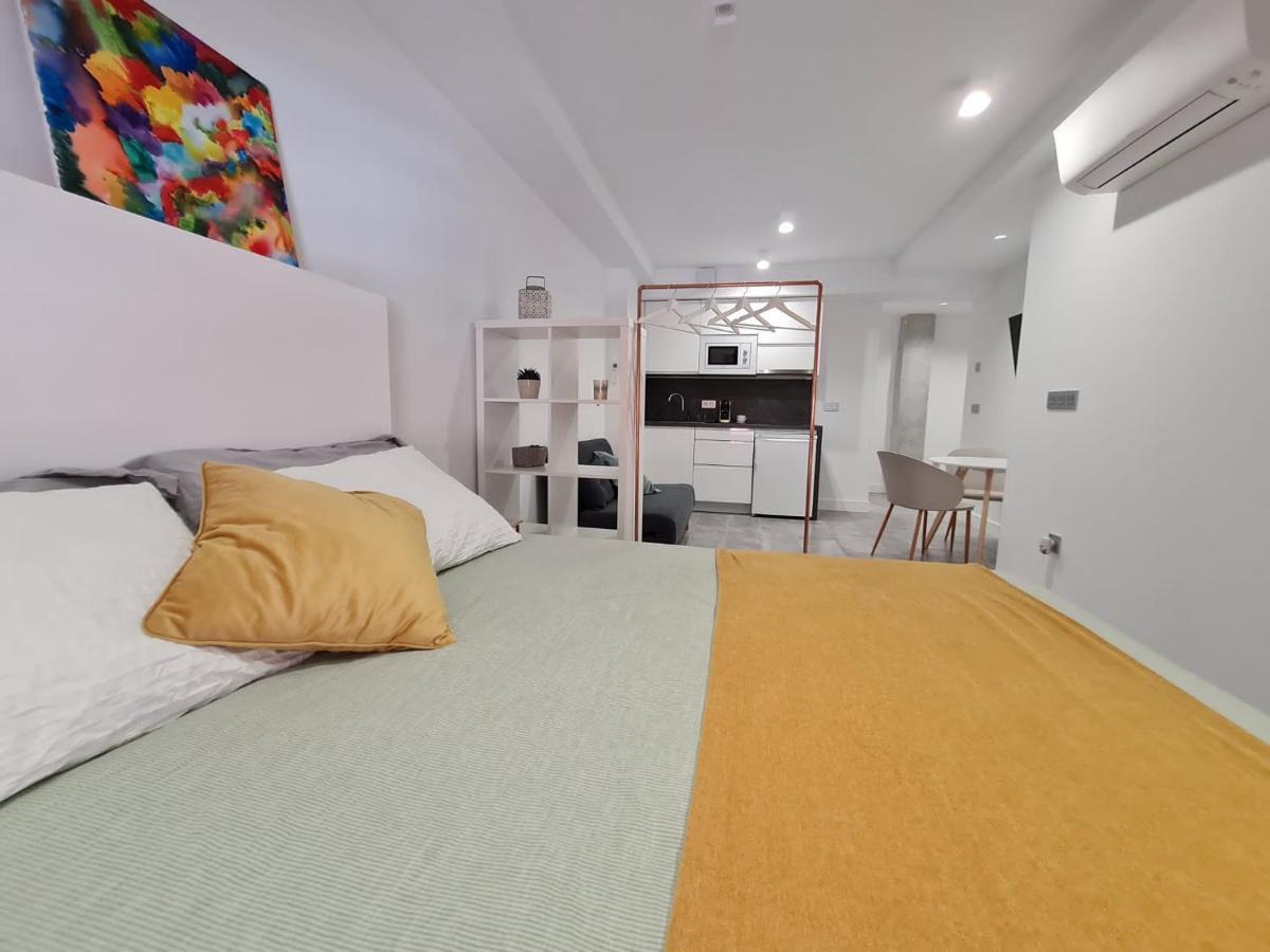 Loftinmalaga Aparthotel Bagian luar foto