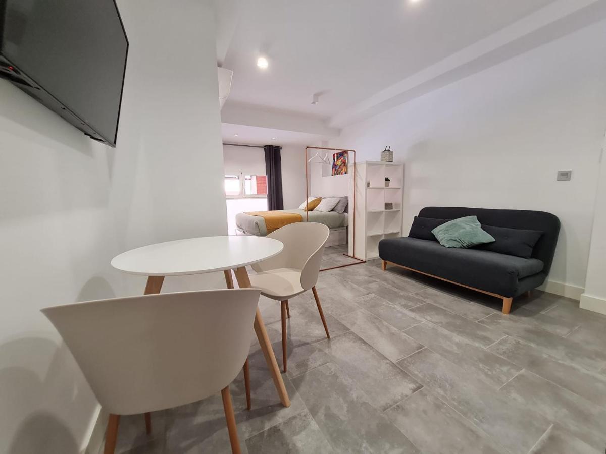 Loftinmalaga Aparthotel Bagian luar foto