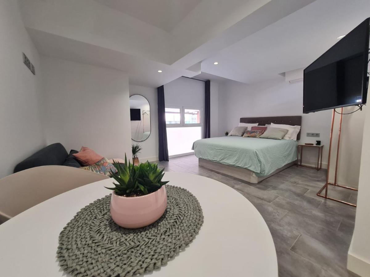 Loftinmalaga Aparthotel Bagian luar foto
